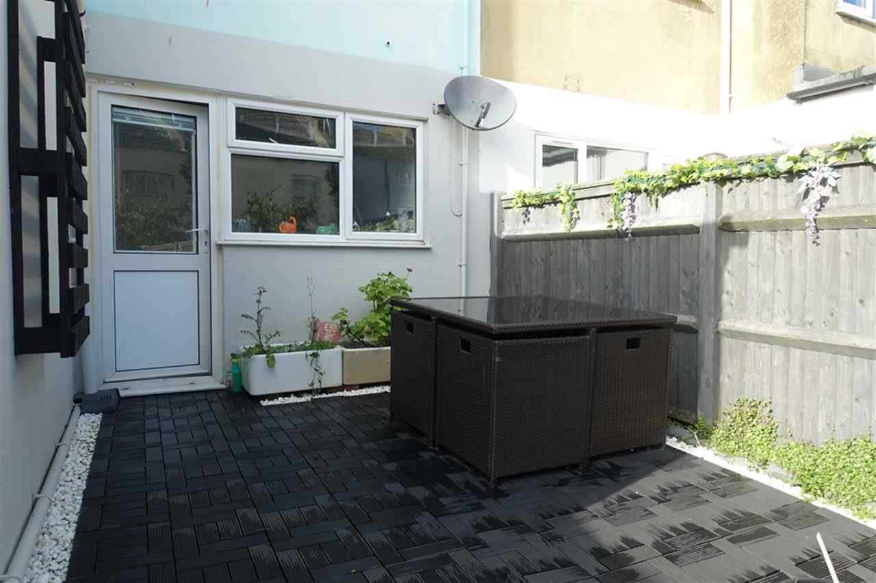 resized-2349823-Seating Area.JPG